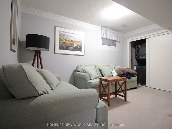 3rd image of 39 Marmill Way