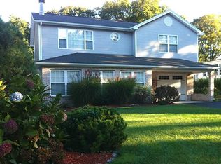 90 Spindrift St, Jamestown, RI 02835