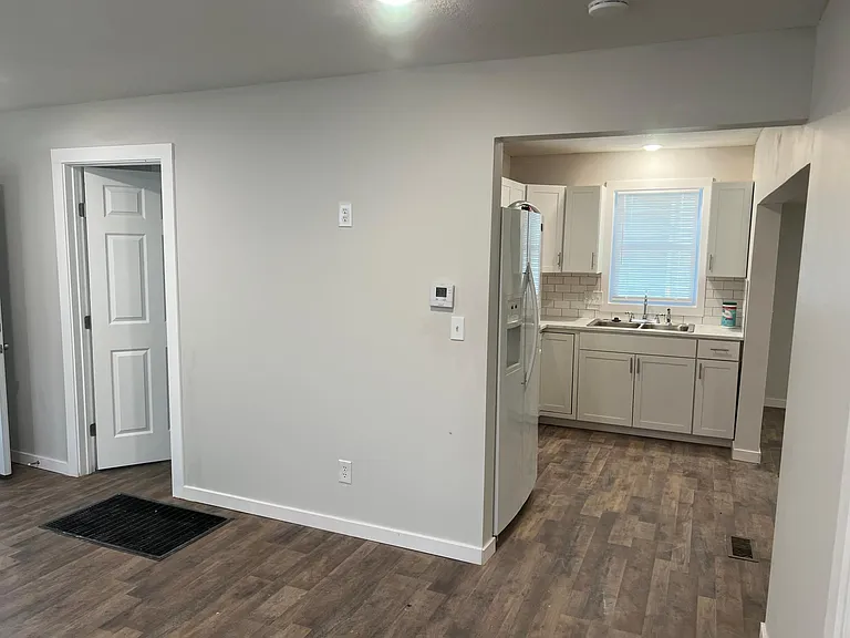 1818 S Greenwood Ave — Photo 11
