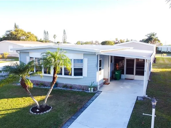 1081 Parkway Ln, Barefoot Bay, FL 32976
