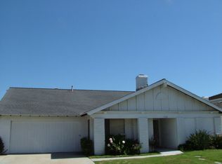 21382 Pinetree Ln, Huntington Beach, CA 92646