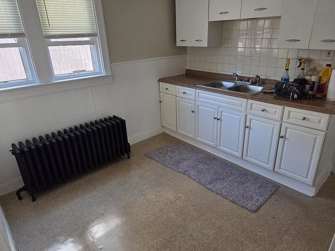 2667 Broadway St photo 1