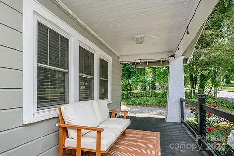 3 bed, 1310 sqft, $2,395 — Photo 3