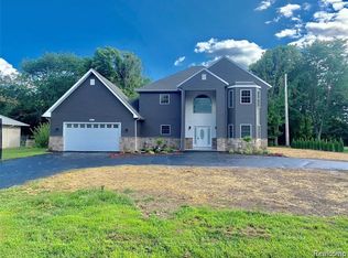 47515 Denton Rd, Van Buren Township, MI 48111