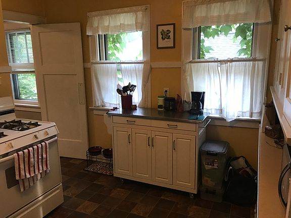 Kitchen cart w/ Stainless Steel top included