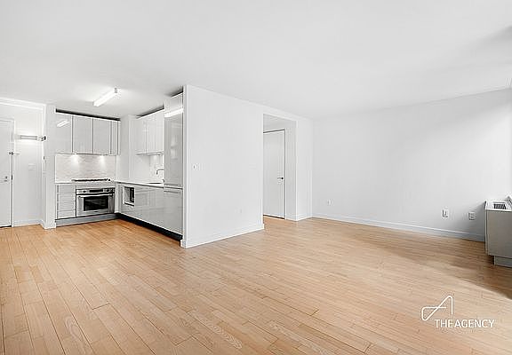 4th image of 322 W 57th St APT 21R