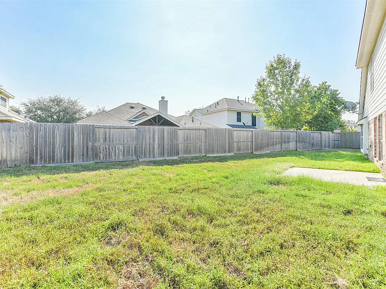 2507 Liza Ct — Photo 33