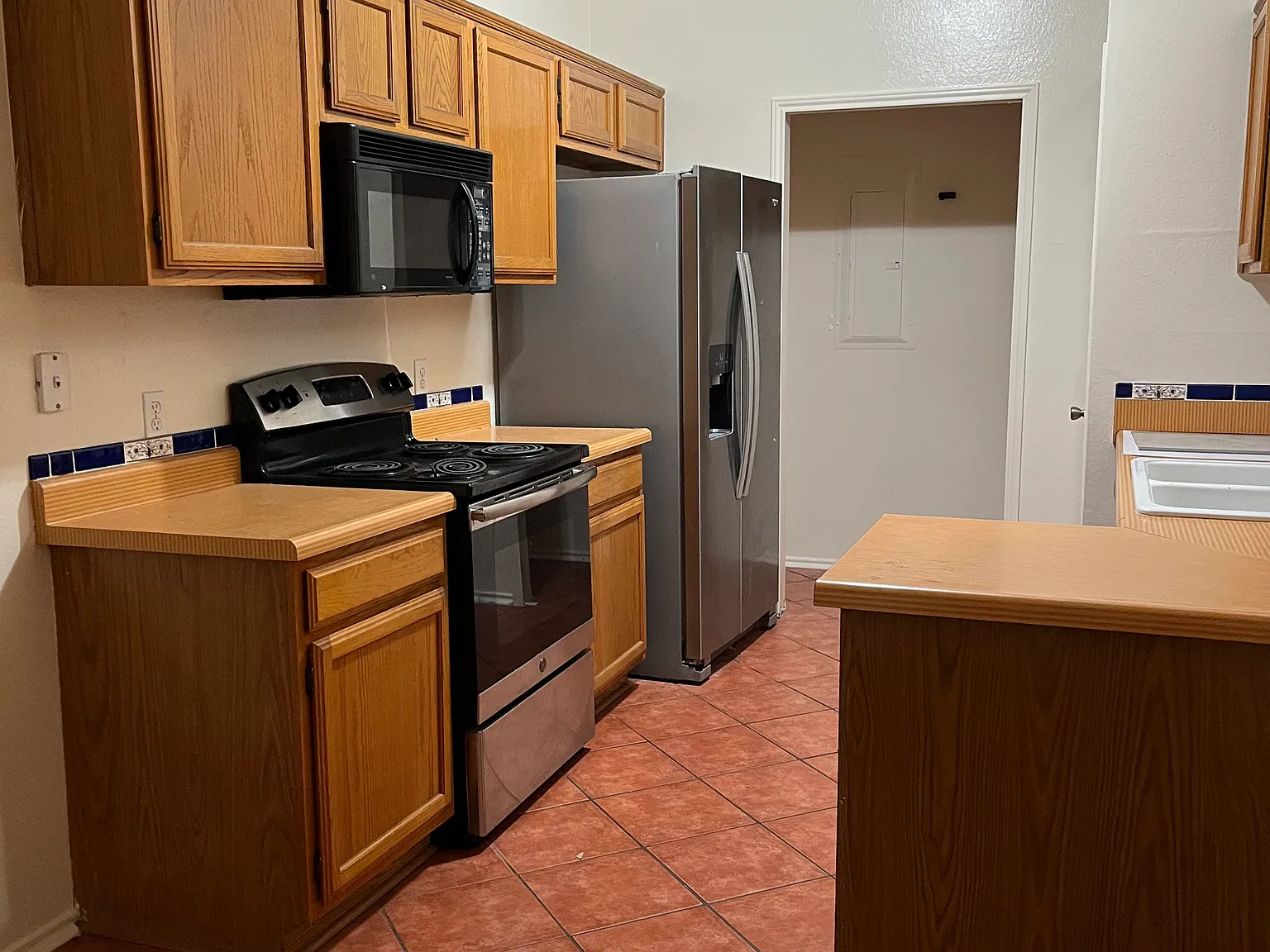 3 bed, 1575 sqft, $2,100 — Photo 4