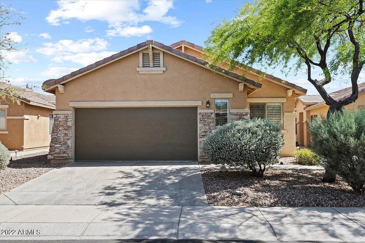 3 bed, 1454 sqft, $2,800 — Photo 1
