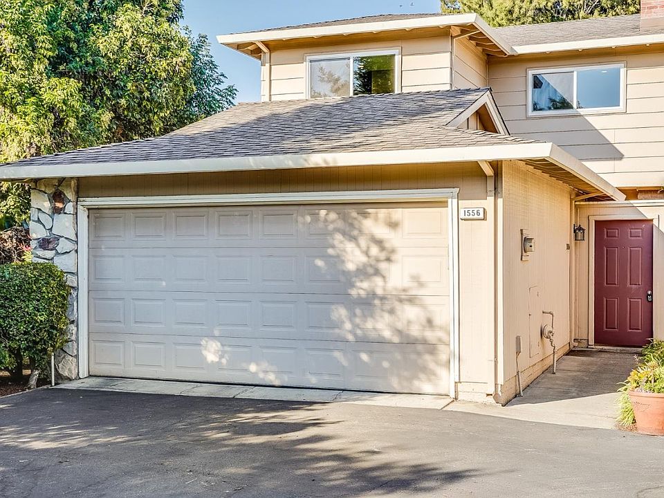 1st image of 1556 Lilac Ln