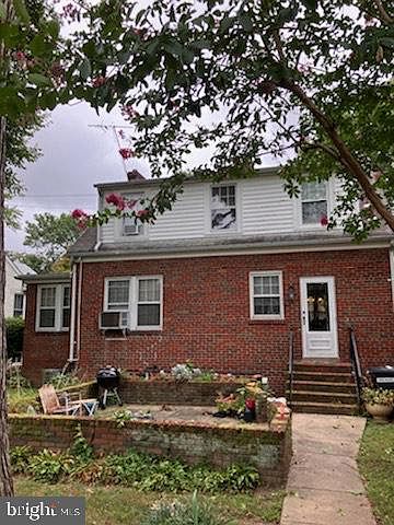 2nd image of 102 E Monroe Ave