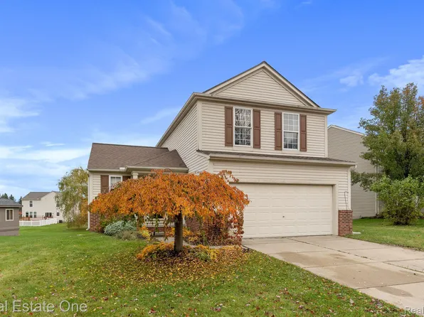 6419 Cranberry Dr, Holly, MI 48442