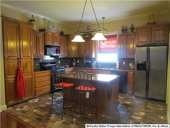 2nd image of 36317 W Pine Grove Ct