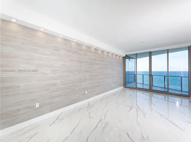 15701 Collins 1403 Sunny — Photo 20