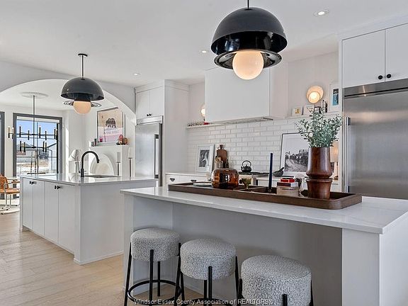 4th image of 1680 Orford St #6