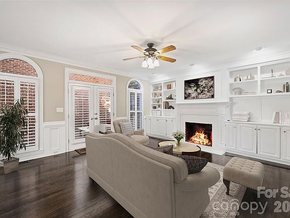 3rd image of 5242 Colony Rd