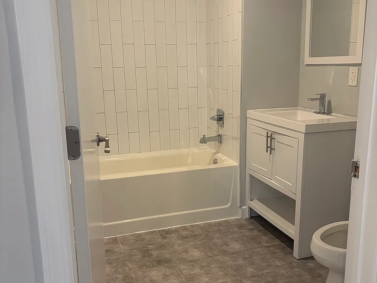 41 Auburn St — Photo 3