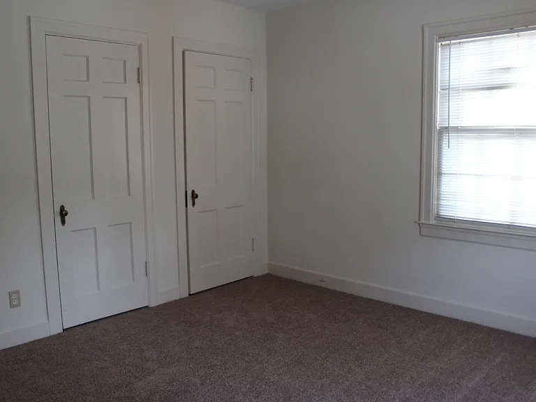 1574 Elizabeth St — Photo 9