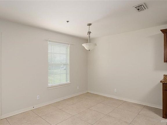 5th image of 1105 W Stubbs St APT A