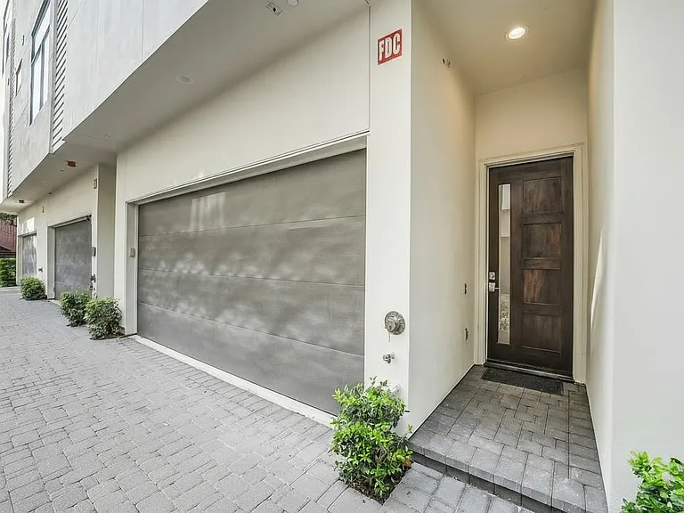 1004 California St #203 — Photo 2