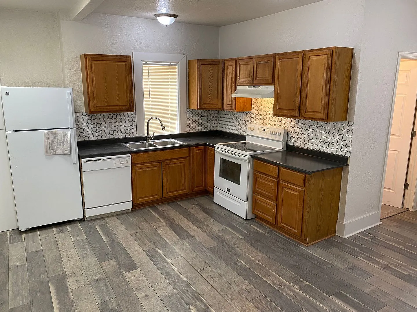 I70/Brighton Blvd, Eylria-Swansea, 2 Bed, New Floor/Paint/Tile/Storage/Fence, Covered Porch! Upda... — Photo 3
