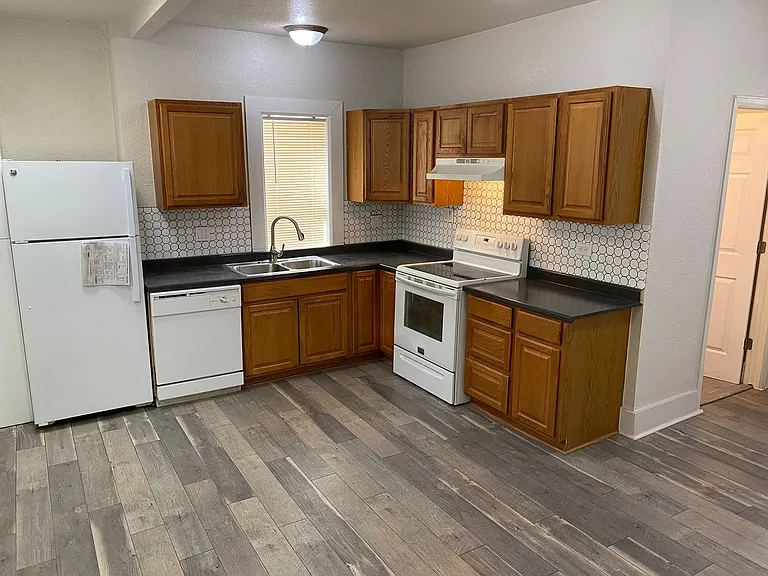 4725 N Race St — Photo 3
