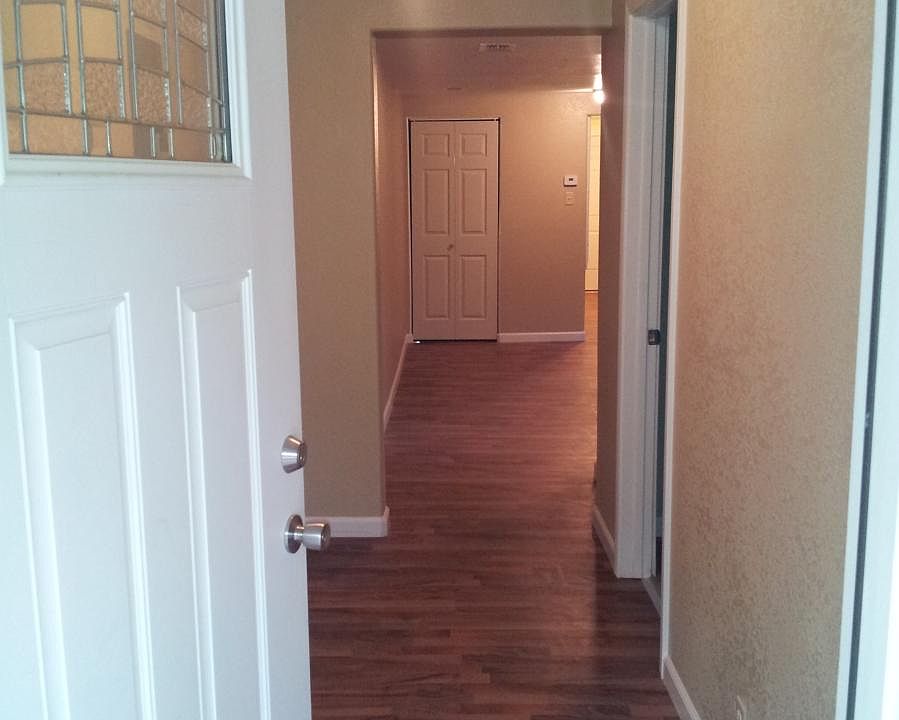 entry way/hall way