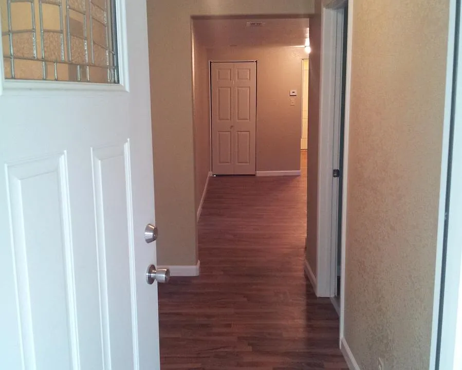 entry way/hall way