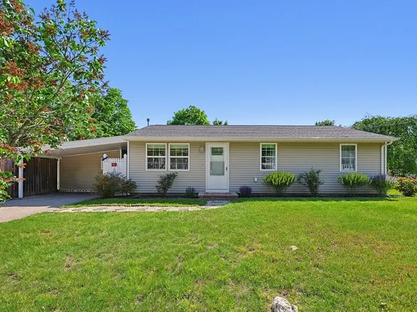 4 Ewald Ave, Plainville, MA 02762