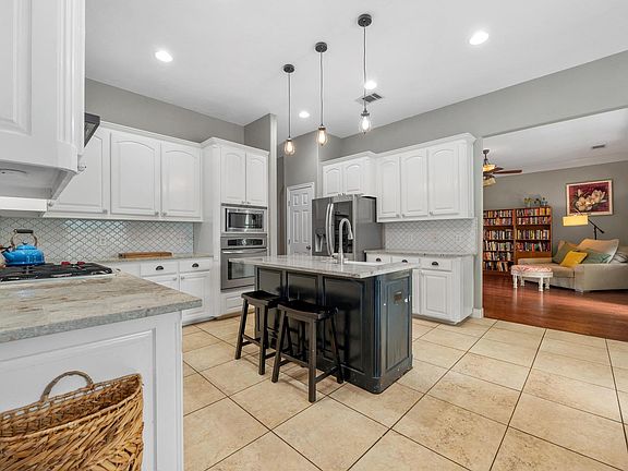 4th image of 4013 Harvey Penick Dr
