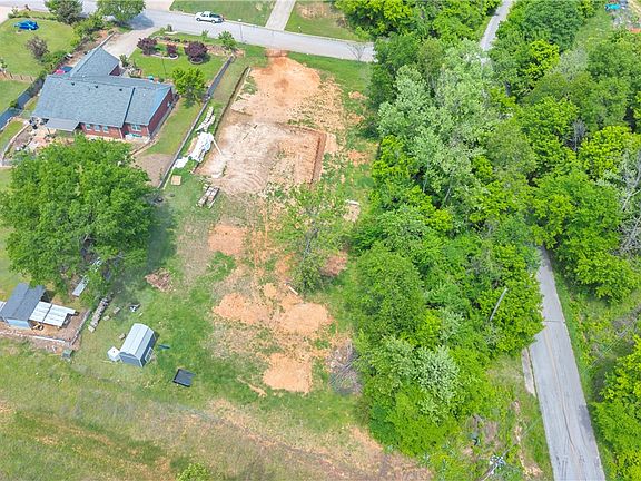 3rd image of 131 Hobbs Rd #11