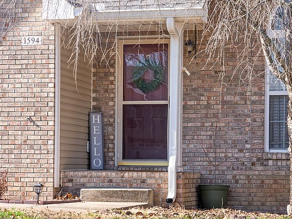 2nd image of 1594 Darlington Ct