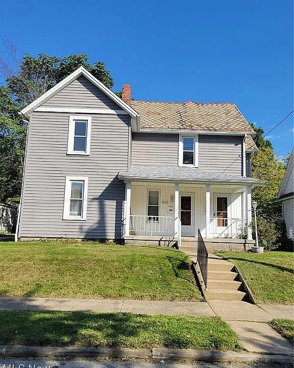 1st image of 608 Woodland Ave #A