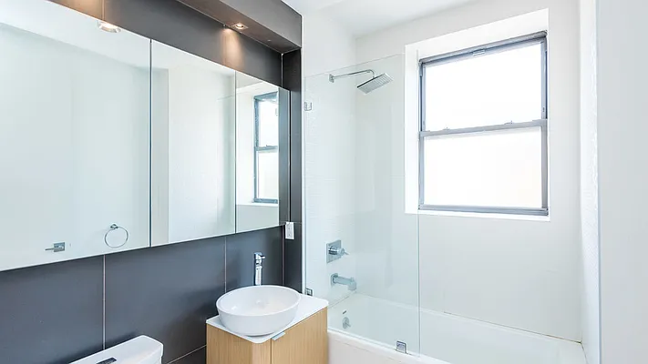 Rented by Nooklyn NYC LLC | media 9