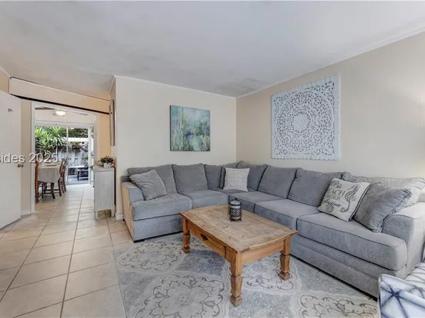 100 Mathews Dr #A15, Hilton Head Island, SC 29926