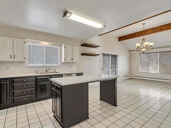 3rd image of 1222 W Shields Ln