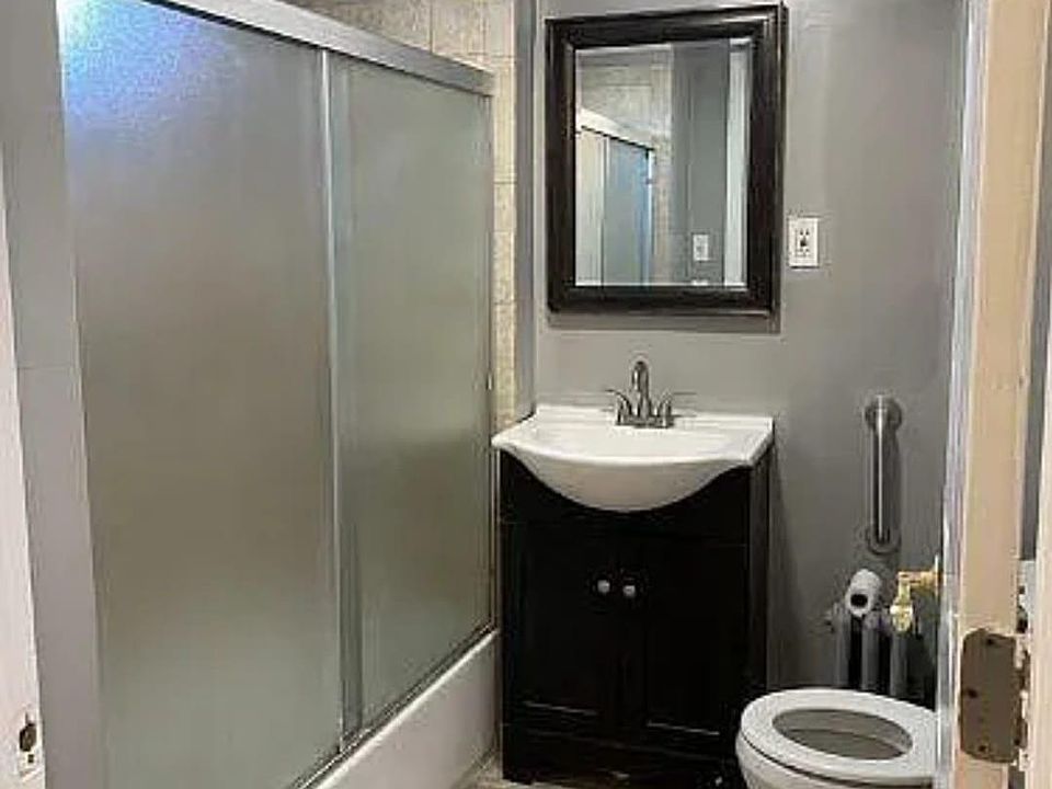 2nd image of 46 Winthrop St #3