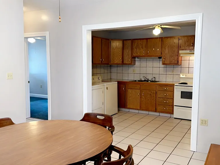 221 Howard St #1 — Photo 7