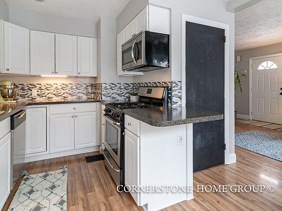 3rd image of 1529 Houseman Ave NE