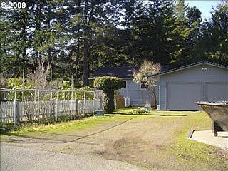 2nd image of 82876 Hemlock St