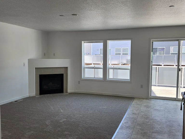 5700 NE 82nd Ave #E27 — Photo 14