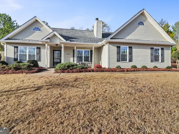 145 Hidden Brook Ln, Newnan, GA 30265