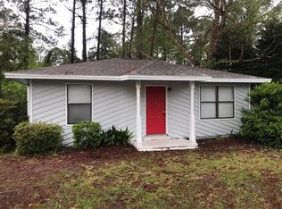 645 Wildwood St, Mary Esther, FL 32569