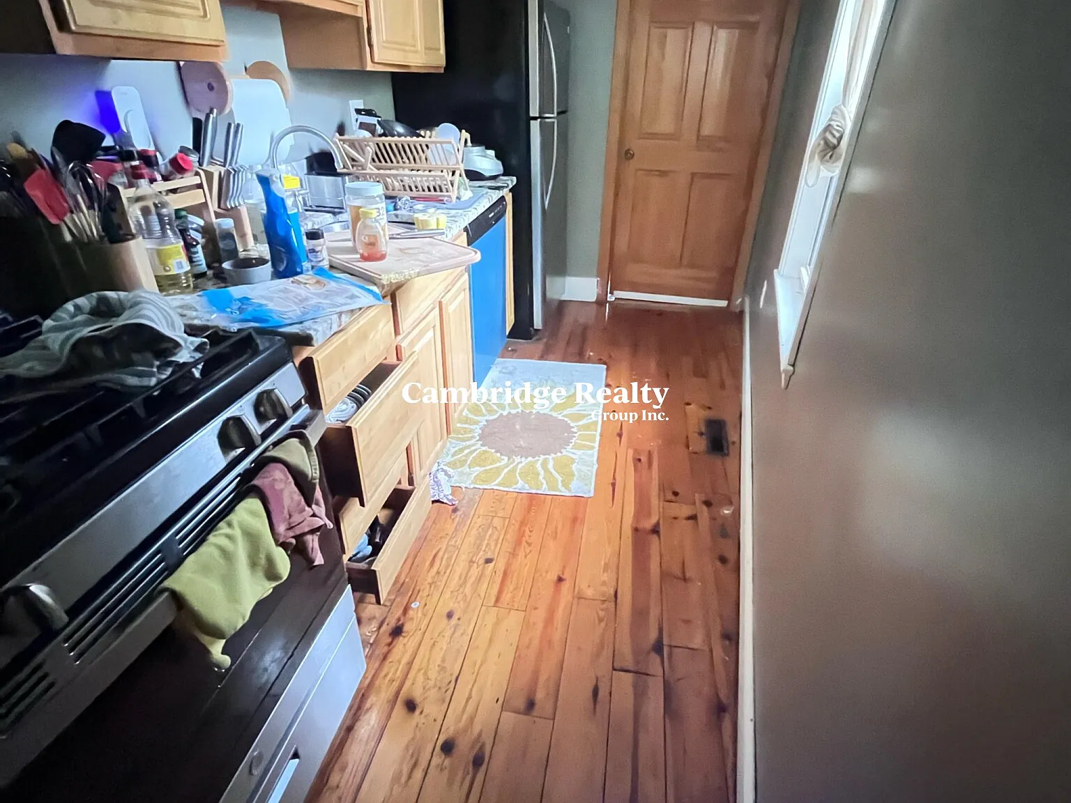 6 bed, $8,500 — Photo 2