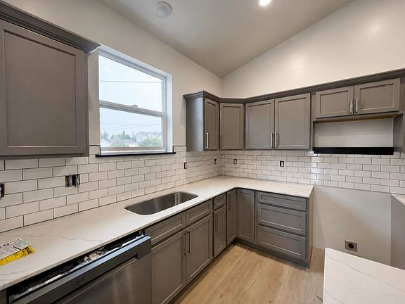 5th image of 107 W Gail St #A