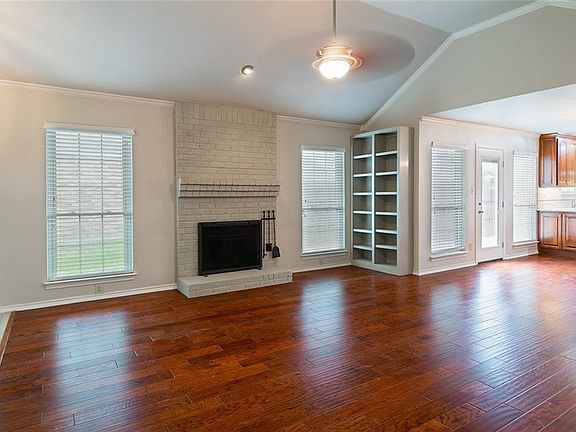 5th image of 1810 Maplewood Trl