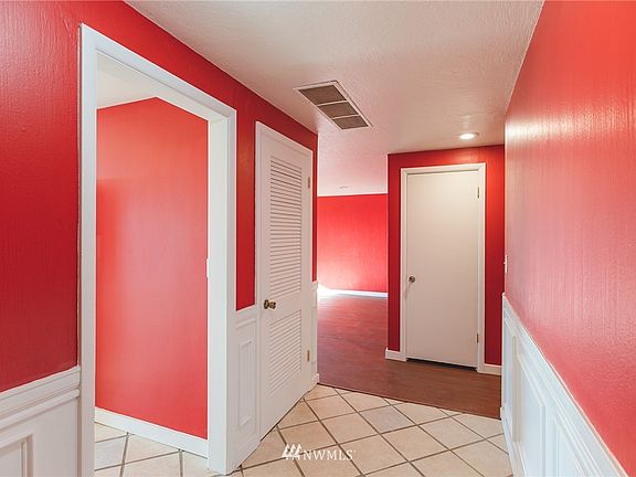 5th image of 1036 S Grant St
