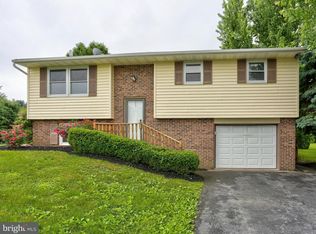 875 Indian Springs Dr, Lancaster, PA