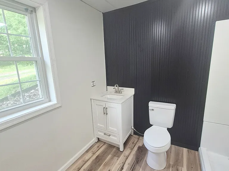 200 Wellview Dr — Photo 25