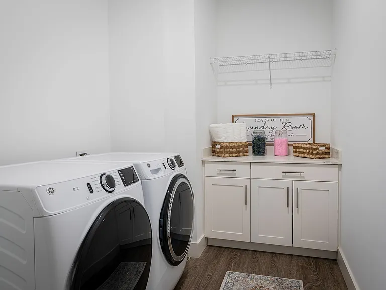Everleigh Vernon Hills 55+ Active Adult Apartments — Photo 28